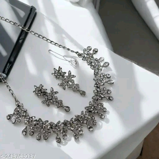 👑Premium Silver Plated Necklace Set With White American Diamond